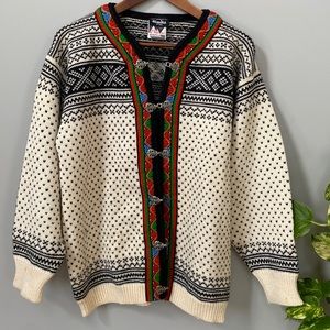 Vintage Skandia of vail pure new wool cardigan.